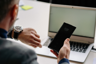 O empreendedorismo tecnológico como novo motor da economia com Andre de Barros Faria.