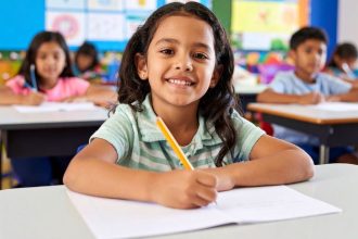 Educação estratégica e economia política no discurso de Lula no Ceará: análise de um balanço de prioridades nacionais