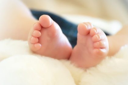 Fortaleza enfrenta desafio social com bebês vivendo em hospitais por falta de vagas em abrigos