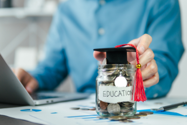 Governo do Ceará amplia investimentos em universidades estaduais; medida prevê convocação de professores e reforço no ensino superior